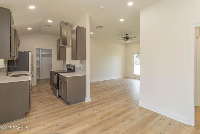 122 Pebble Beach Drive, Youngsville, LA 70592