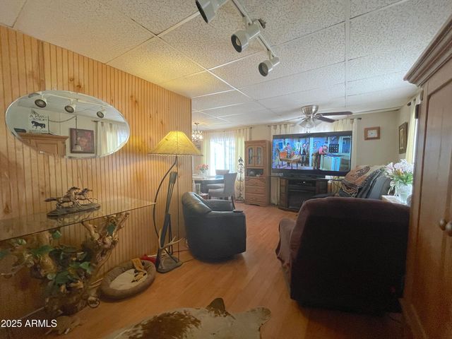 164 W MORRIS Drive, Queen Valley, AZ 85118