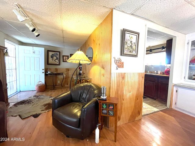 164 W MORRIS Drive, Queen Valley, AZ 85118