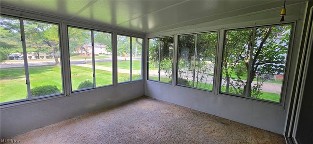 10017 W Ridgewood Drive, Parma Heights, OH 44130