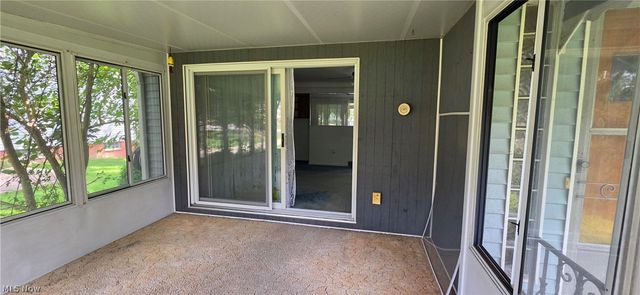 10017 W Ridgewood Drive, Parma Heights, OH 44130