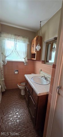 10017 W Ridgewood Drive, Parma Heights, OH 44130