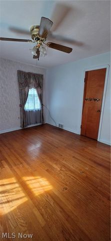 10017 W Ridgewood Drive, Parma Heights, OH 44130