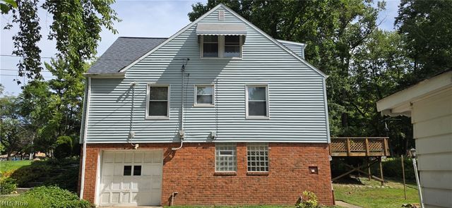 10017 W Ridgewood Drive, Parma Heights, OH 44130