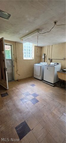 10017 W Ridgewood Drive, Parma Heights, OH 44130