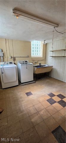 10017 W Ridgewood Drive, Parma Heights, OH 44130