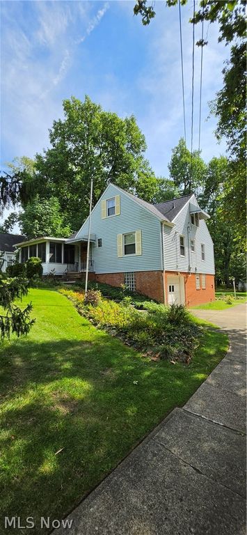 10017 W Ridgewood Drive, Parma Heights, OH 44130
