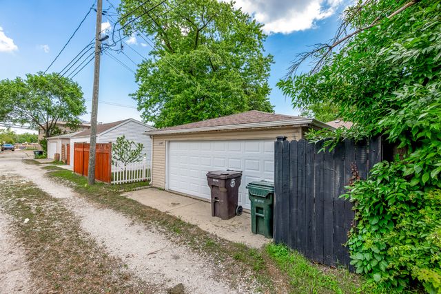 3900 W Jerome Avenue, Skokie, IL 60076