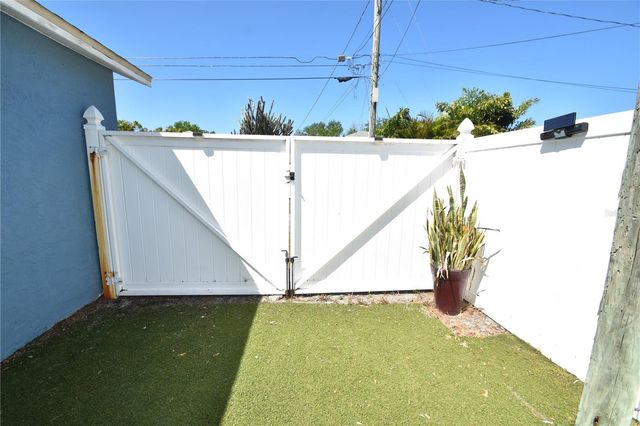 2918 10TH STREET N, St Petersburg, FL 33704