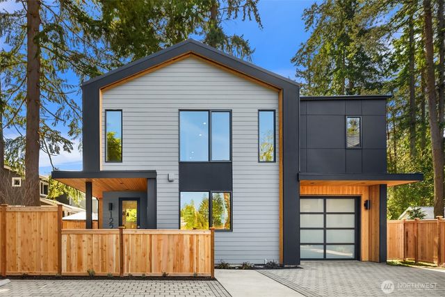 12249 NE 66TH Street, Kirkland, WA 98033