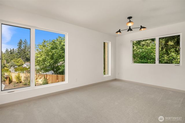 12249 NE 66TH Street, Kirkland, WA 98033