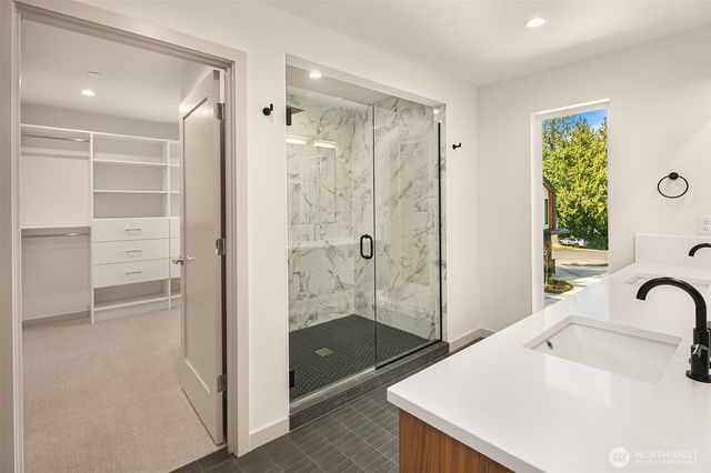 12249 NE 66TH Street, Kirkland, WA 98033