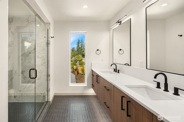 12249 NE 66TH Street, Kirkland, WA 98033