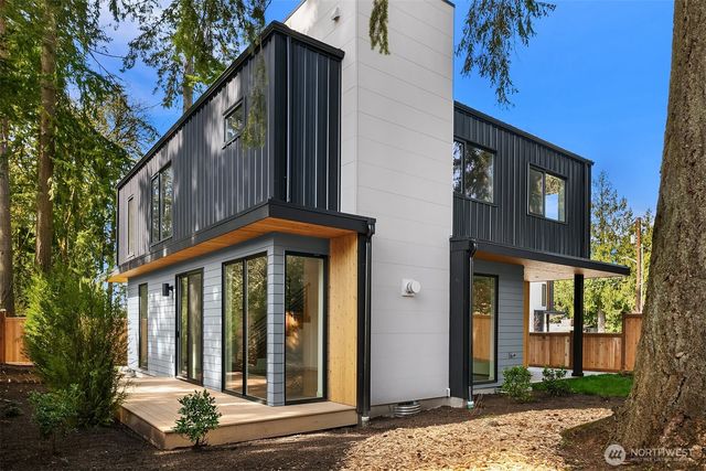 12249 NE 66TH Street, Kirkland, WA 98033