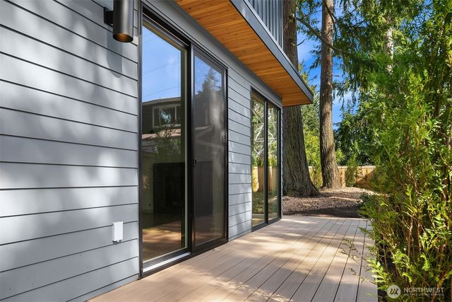 12249 NE 66TH Street, Kirkland, WA 98033