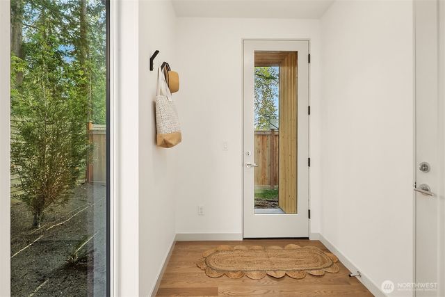 12249 NE 66TH Street, Kirkland, WA 98033