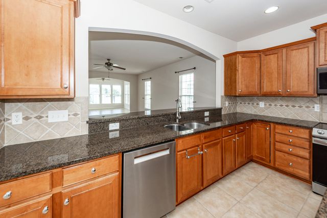 109 Schooner Bend Avenue, Summerville, SC 29486