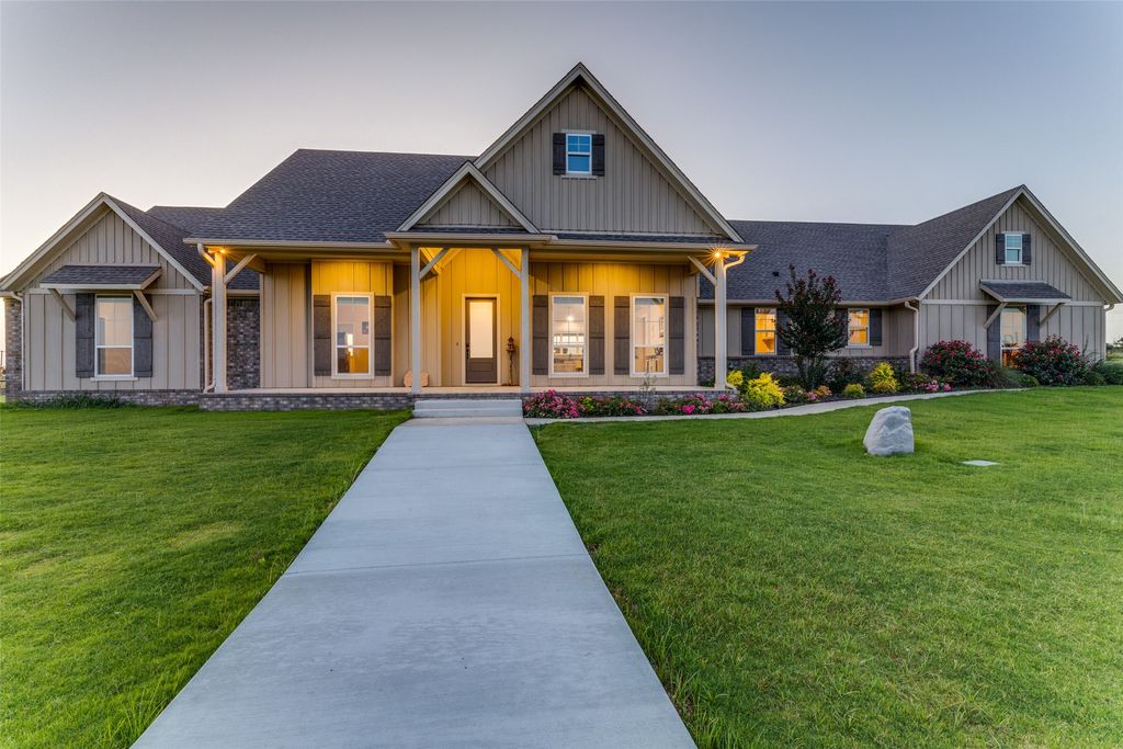 1000 High Point Street, Weatherford, TX 76087