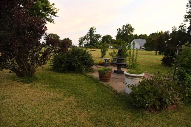 19301 E 215th Street, Harrisonville, MO 64701