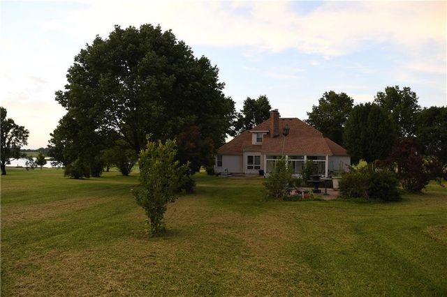 19301 E 215th Street, Harrisonville, MO 64701