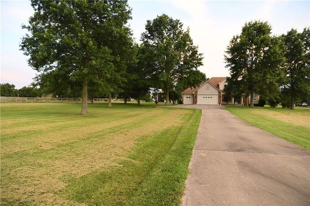 19301 E 215th Street, Harrisonville, MO 64701