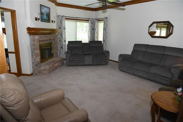 19301 E 215th Street, Harrisonville, MO 64701