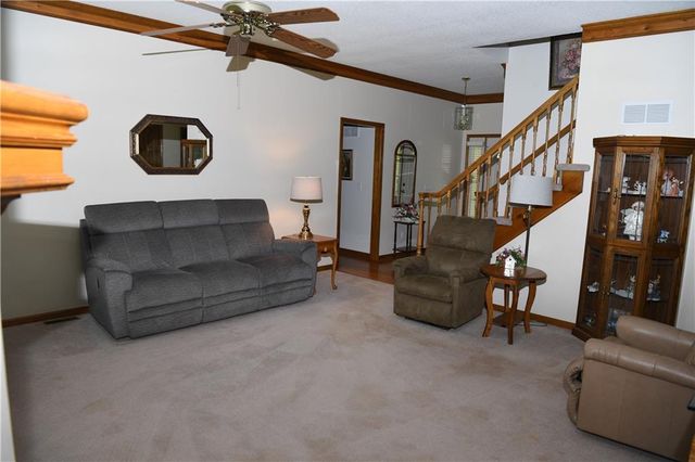 19301 E 215th Street, Harrisonville, MO 64701