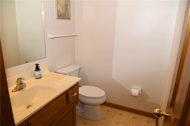 19301 E 215th Street, Harrisonville, MO 64701