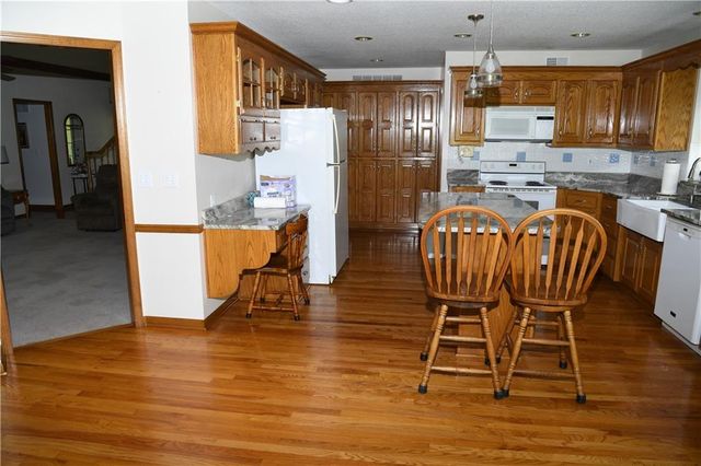 19301 E 215th Street, Harrisonville, MO 64701