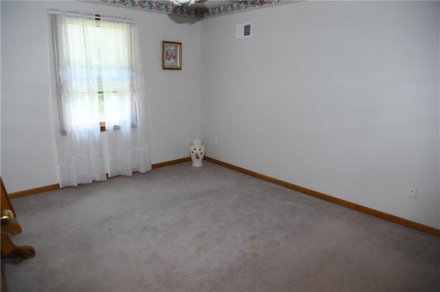 19301 E 215th Street, Harrisonville, MO 64701