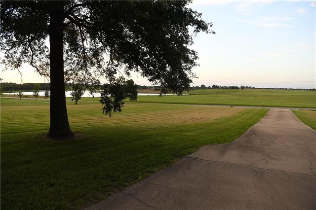 19301 E 215th Street, Harrisonville, MO 64701