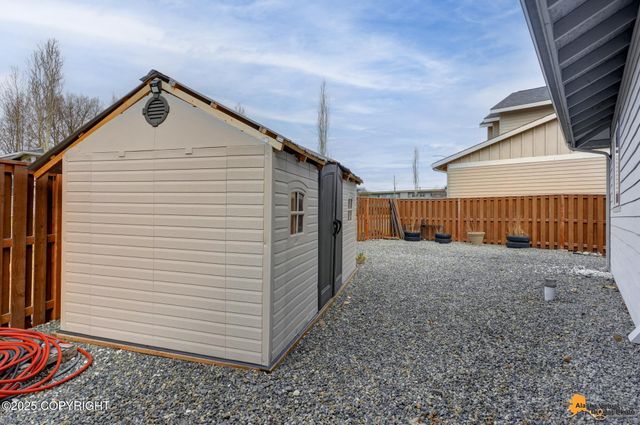 1091 Northpointe Bluff Drive, Anchorage, AK 99501