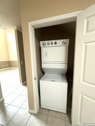 6160 Eckhert Rd Apt 103, San Antonio, TX 78240