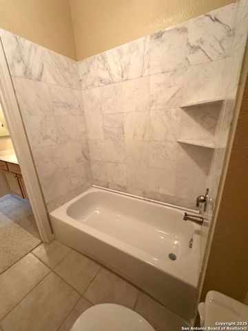 6160 Eckhert Rd Apt 103, San Antonio, TX 78240