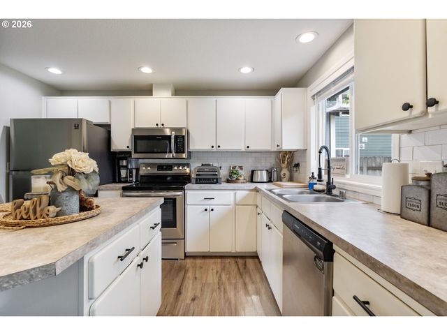 196 BALBOA Loop, Kelso, WA 98626
