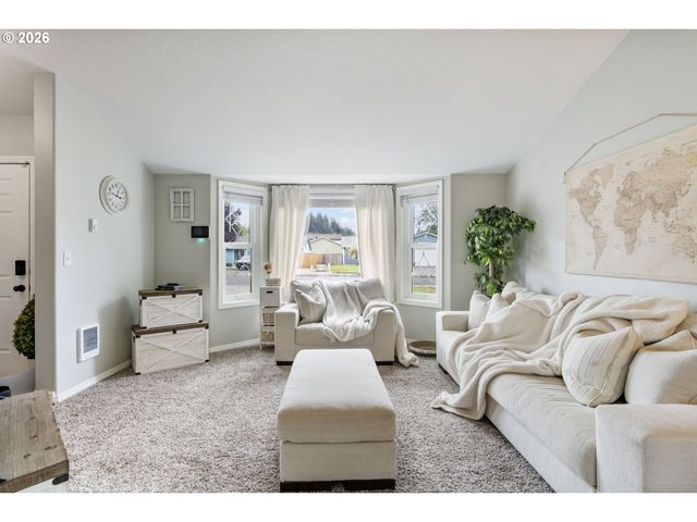 196 BALBOA Loop, Kelso, WA 98626