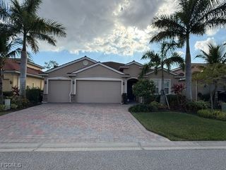 2852 Royal Gardens AVE, Fort Myers, FL 33916