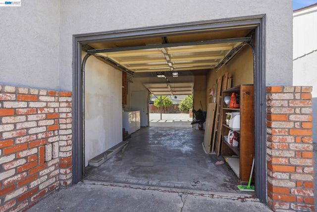 973 Phillips Way, Hayward, CA 94541