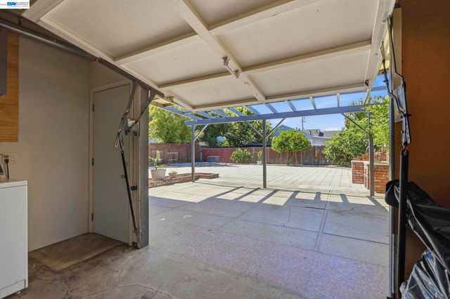 973 Phillips Way, Hayward, CA 94541