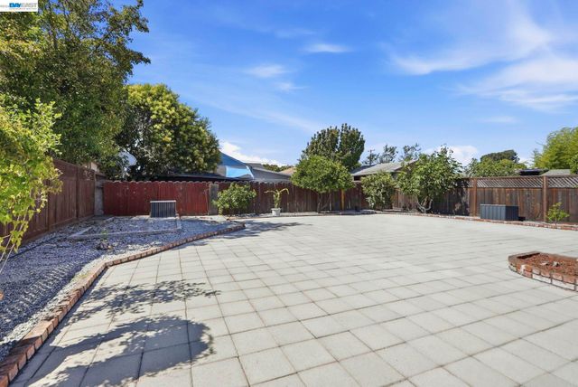 973 Phillips Way, Hayward, CA 94541
