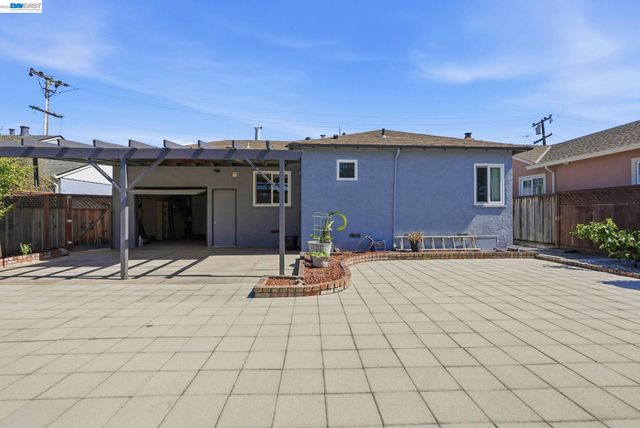 973 Phillips Way, Hayward, CA 94541