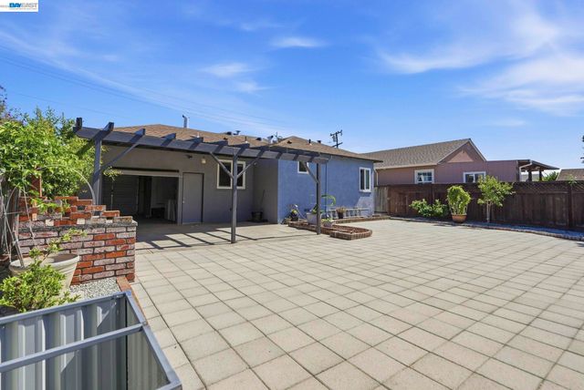 973 Phillips Way, Hayward, CA 94541
