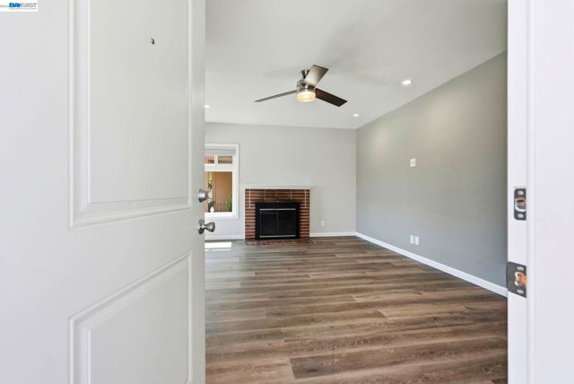 973 Phillips Way, Hayward, CA 94541