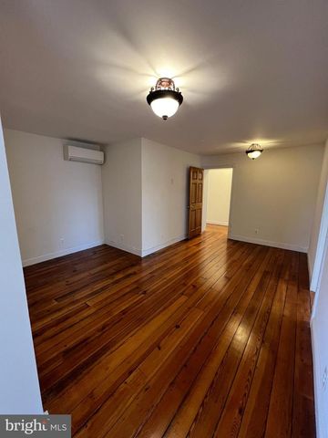 3977 CHAIN BRIDGE RD #202, Fairfax, VA 22030