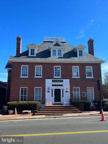 3977 CHAIN BRIDGE RD #202, Fairfax, VA 22030