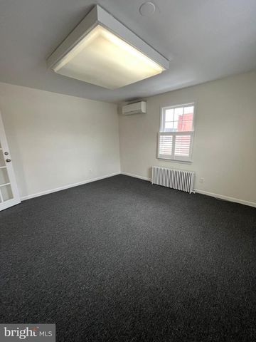 3977 CHAIN BRIDGE RD #202, Fairfax, VA 22030