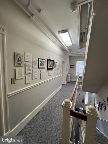 3977 CHAIN BRIDGE RD #202, Fairfax, VA 22030