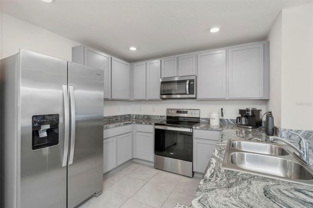 35320 SPRUCE KNOB COURT, Dade City, FL 33525