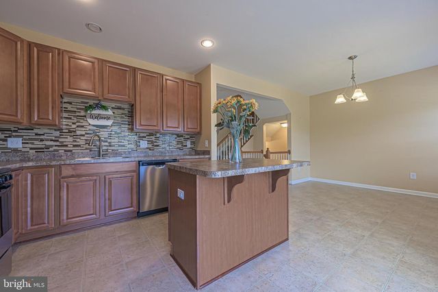 1406 EXPOSITION DR, Williamstown, NJ 08094