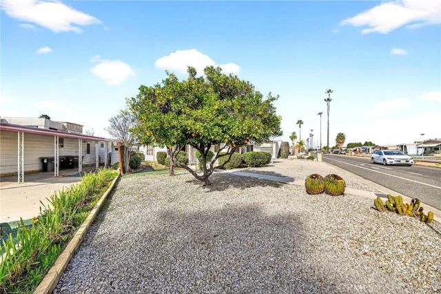 893 S Palm Avenue, Hemet, CA 92543